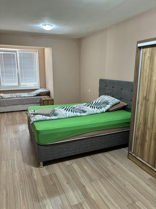 Тристаен апартамент с 2 отделни спални и 2 санитарни възела