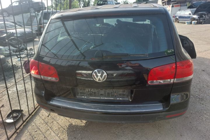 Fuzeta fata stanga Volkswagen VW Touareg generatia 1 7L