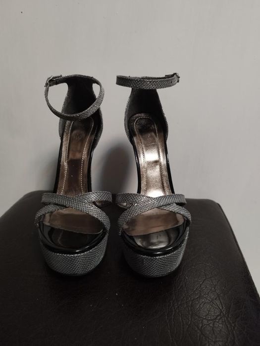 Сандали подходящи за бал