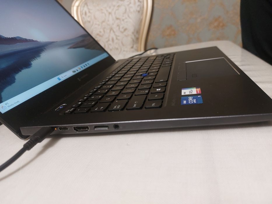 Toshiba sensor noutbuk 8/256