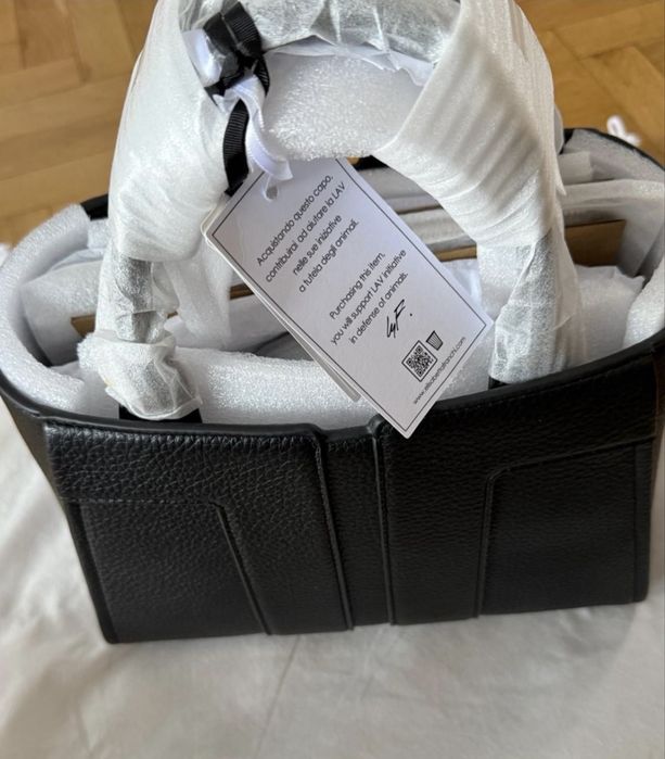 Кожено вке Guess by Marciano