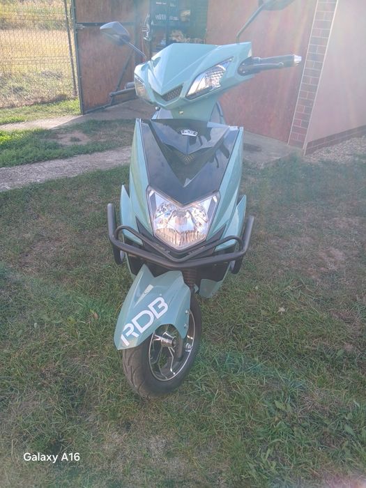 Scuter Electric RDB Chilia Plus Verde fara permis