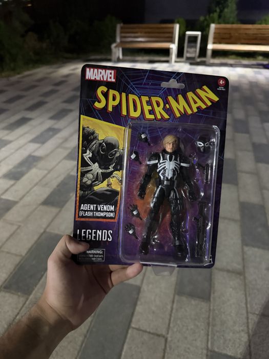 Экшн фигурка венома Marvel Legends от Hasbro