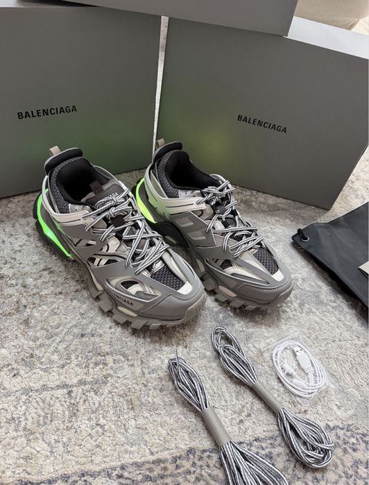Balenciaga track