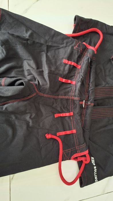 Продавам GI(кимоно) за бойни спортове (BJJ)