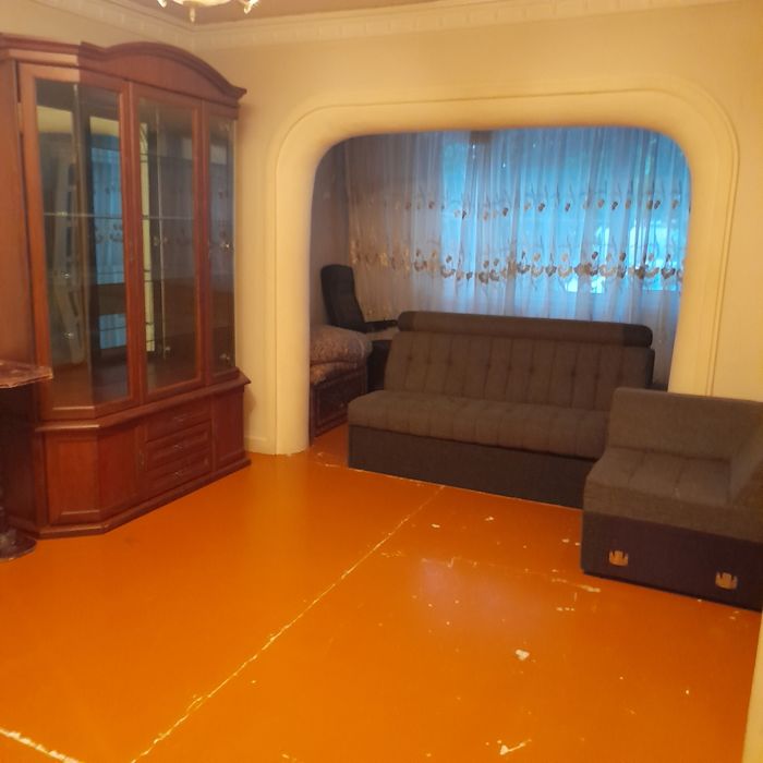 Аренда метро беруни 4.хонали оилага берилади