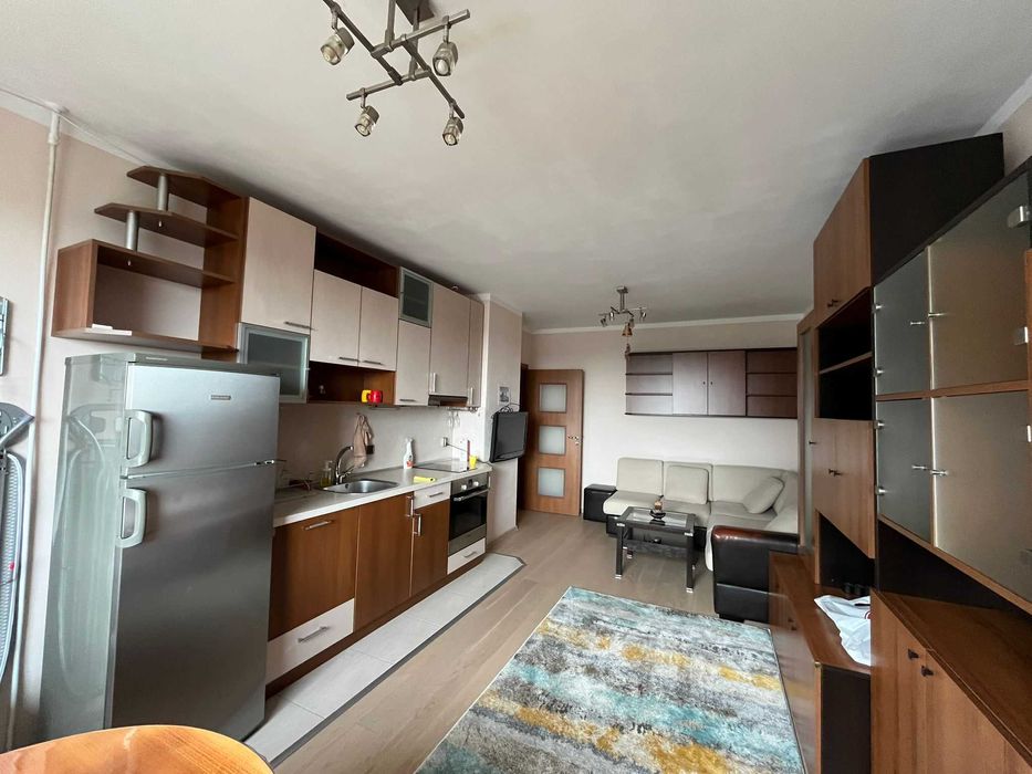 Дава под наем компактен тристаен апартамент в кв. Лозенец