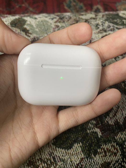Продам air pods в хорошем состоянии