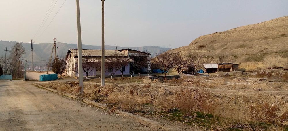 Нотурар бино сотилади!