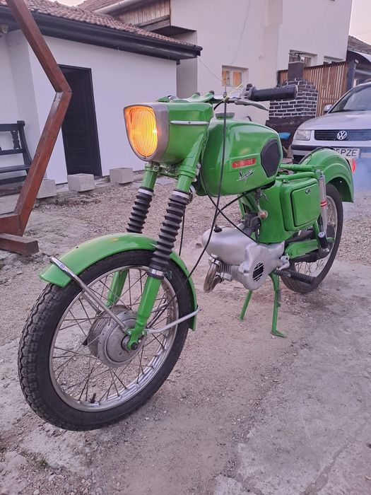 Motocicleta Mobra 50 Super