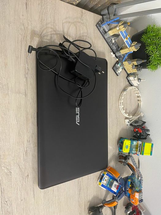 ASUS SonicMaster AMD QuadCore/OZU 4GB/SSD