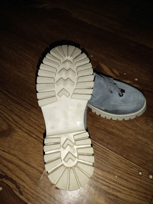 Продается детская обувь для девочек и мальчиков