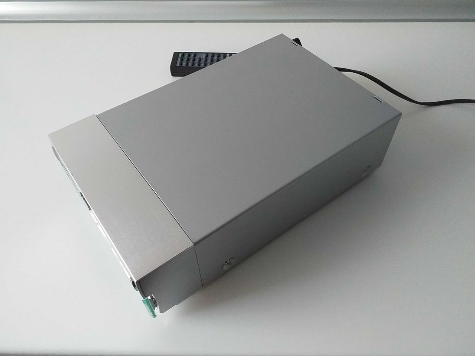 Amplificator SONY HCD-SD1 cu CD, Tuner(radio)FM-AM AUX si telecomanda