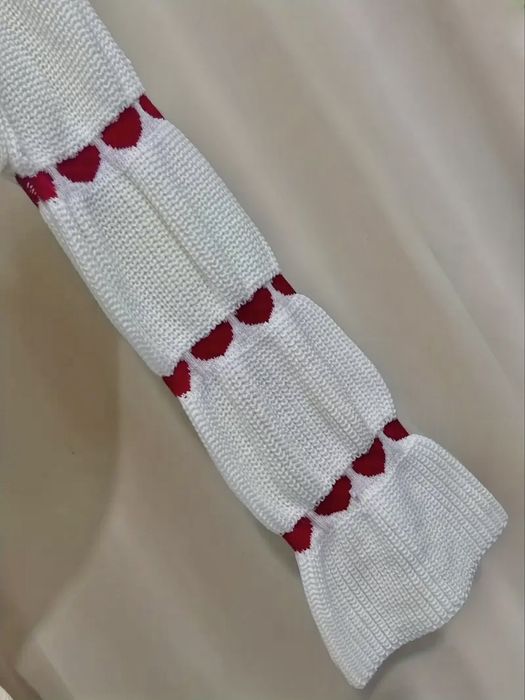 Пуловер с ефектни ръкави