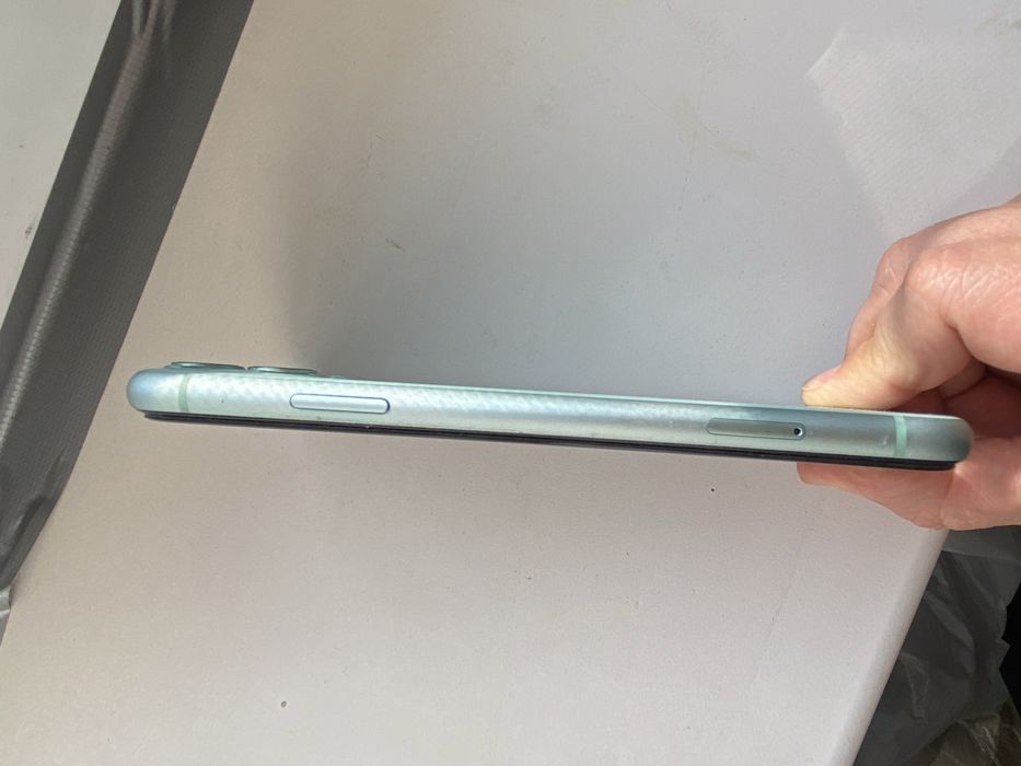 Б/У iPhone 11 с гарантией