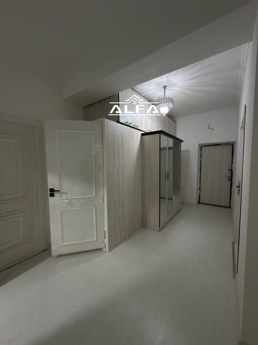 5 xonali 90 m2 + podval 90m2
1-qavat