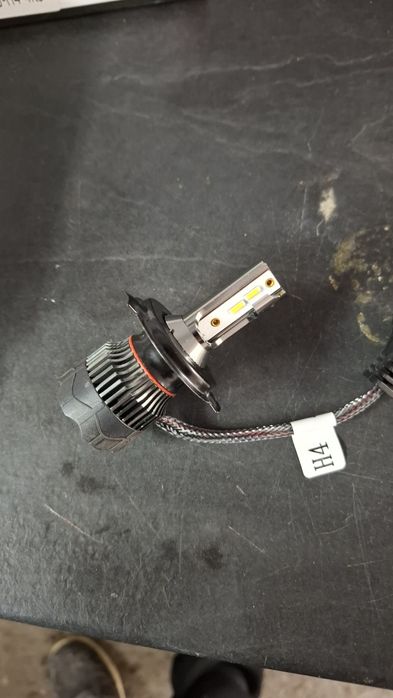 H4 лед крушки 4300к