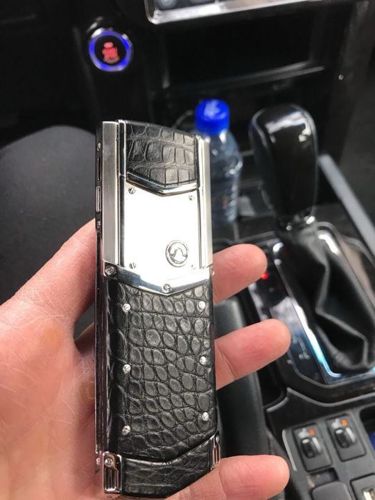 Ремонт сотовых Vertu толькл оригинал