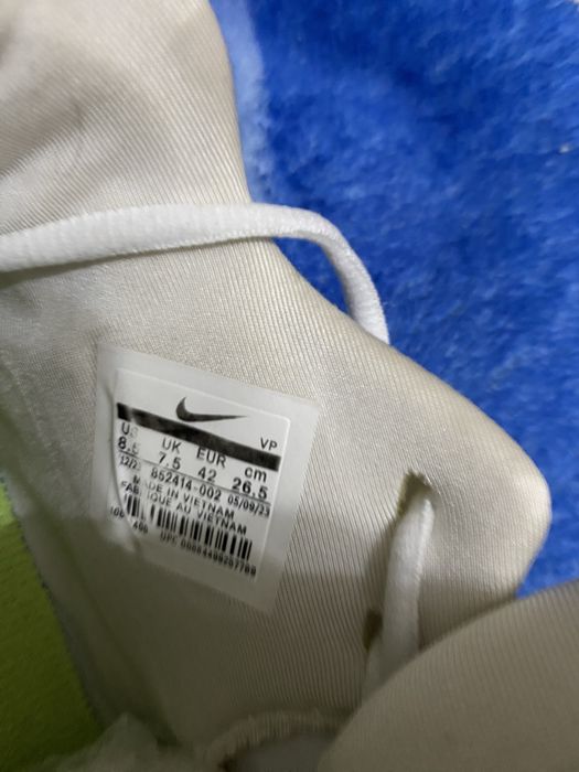 Продам кроссовки nike