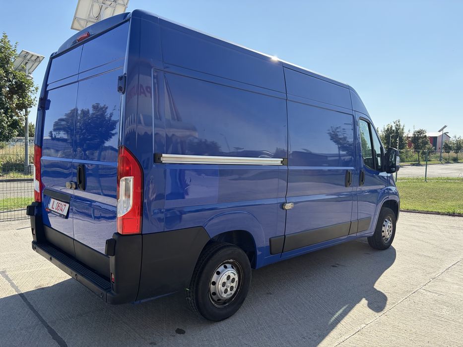 Peugeot Boxer L2H2  3 locuri - 2.2 BlueHDi 140 CP - An 2024 - 79.739 km - TVA Inclus