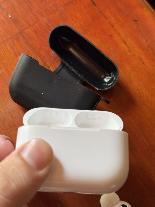 Airpods pro 3 оригинал, в идеале