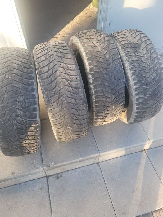 Продам резина 215.на 60.р16