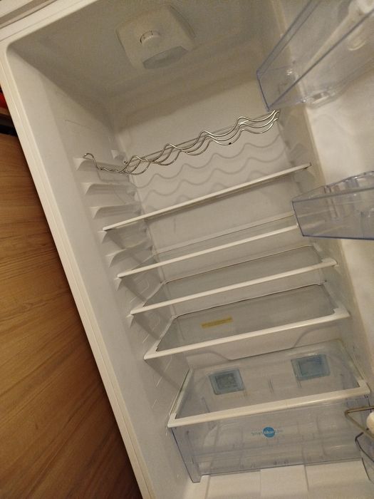 Vând urgent frigider Beko  perfect funcțional