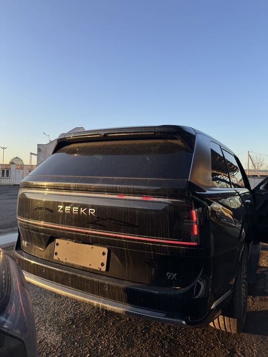 Zeekr 9X full 55/70 Kwt bor qora/oq ranglari