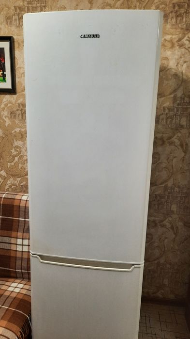 Продам холодильник