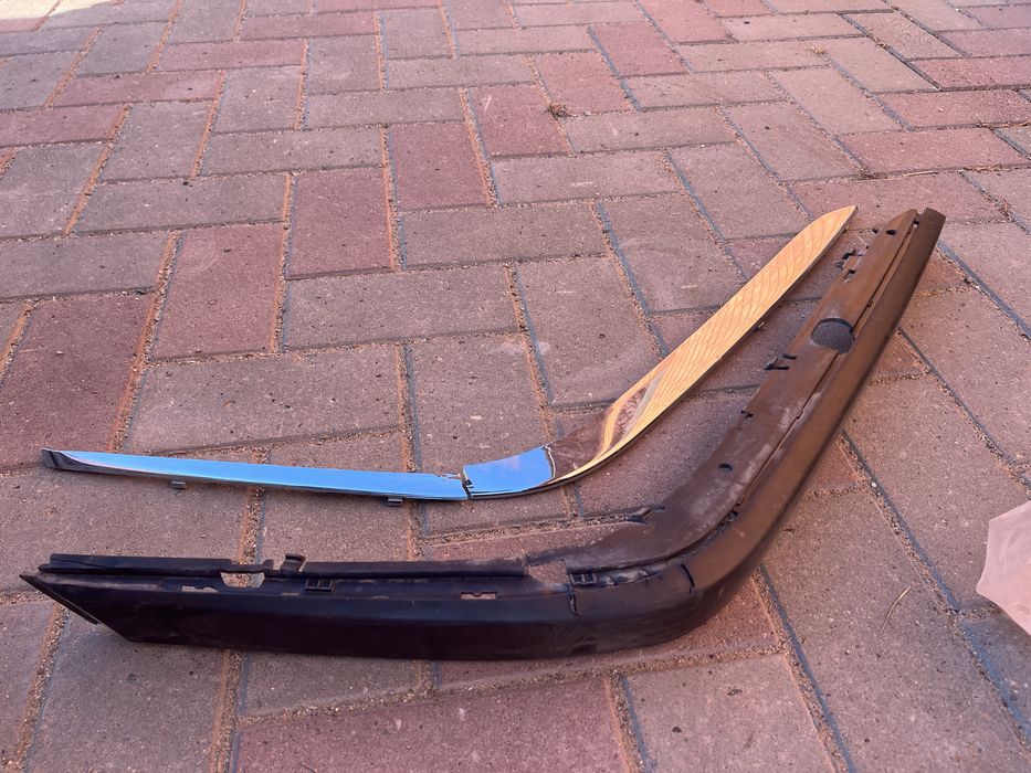 Правый передний молдинг Е38