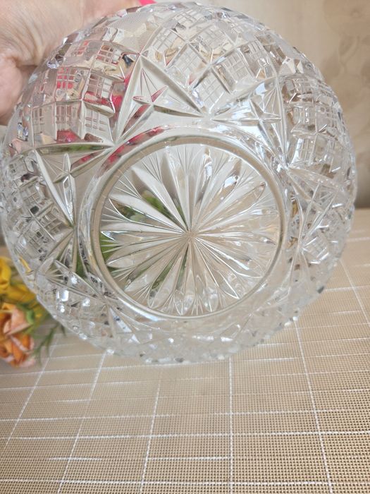 Красива кристална купа