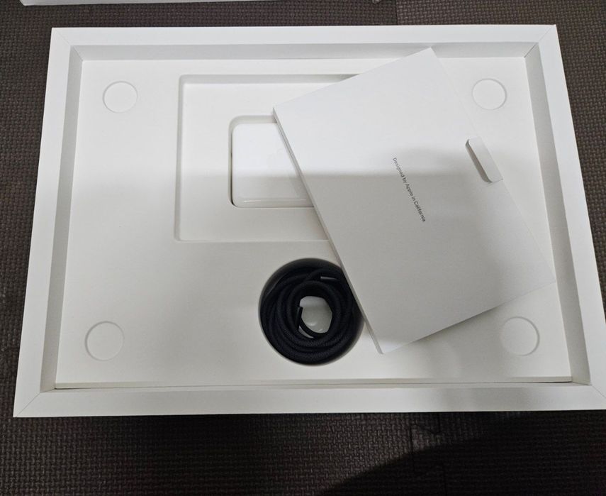 Macbook pro m3 pro spaceblack 14 dyum 18GB/512GB full box