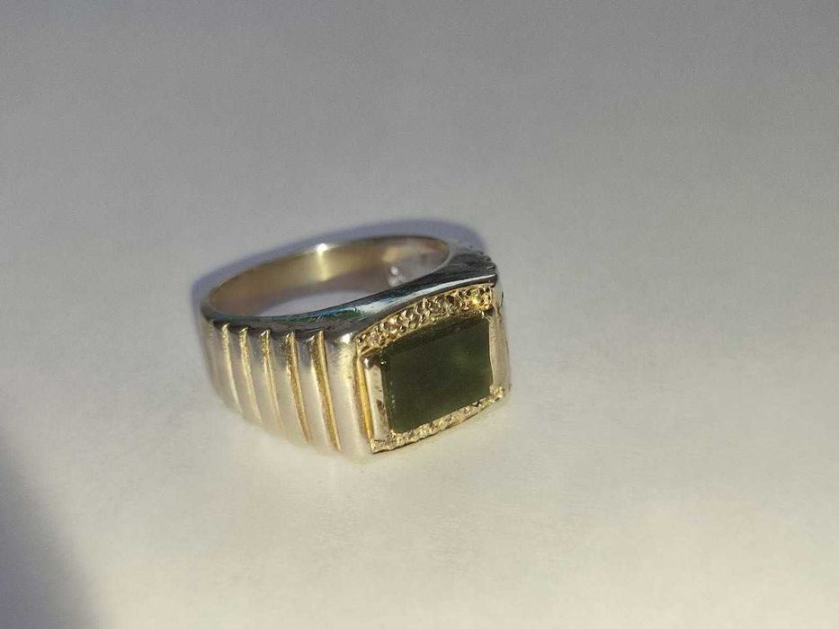 Серебряное кольцо с натуральным камнем НЕФРИТ