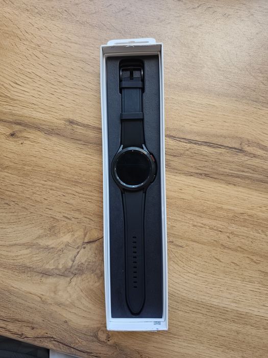 Продам смарт-часы Samsung Galaxy Watch 4 Classic 46 мм