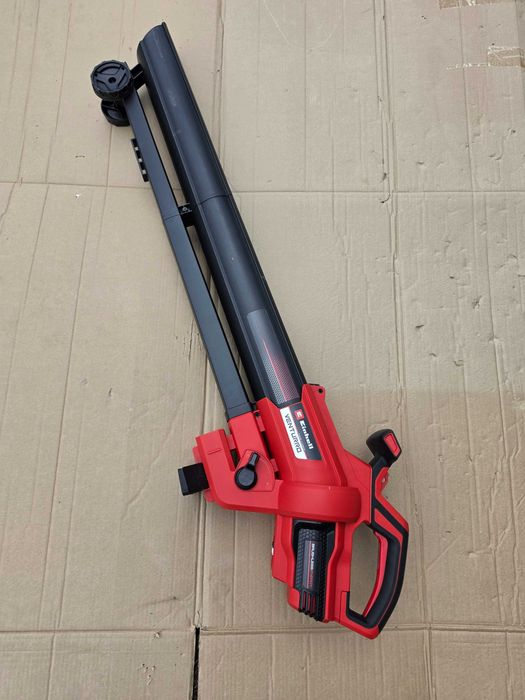 Suflanta de frunze pe acumulator Einhell VENTURRO 18/210