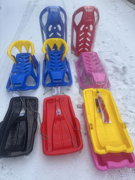 Sănii cu spătar și fără spătar , bob cu frână și fără frână  .