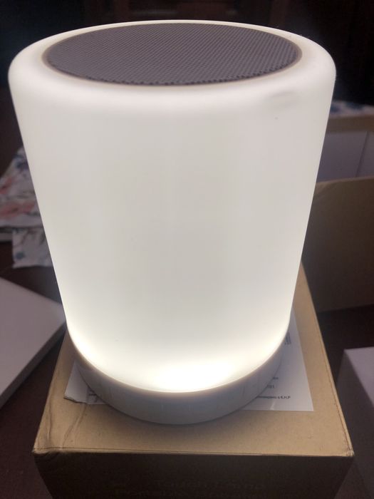 Настолна музикална лампа