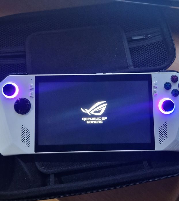 Asus ROG Ally (Z1) consola