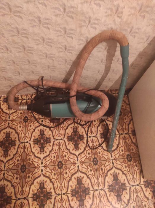 Ретро прахосмукачка