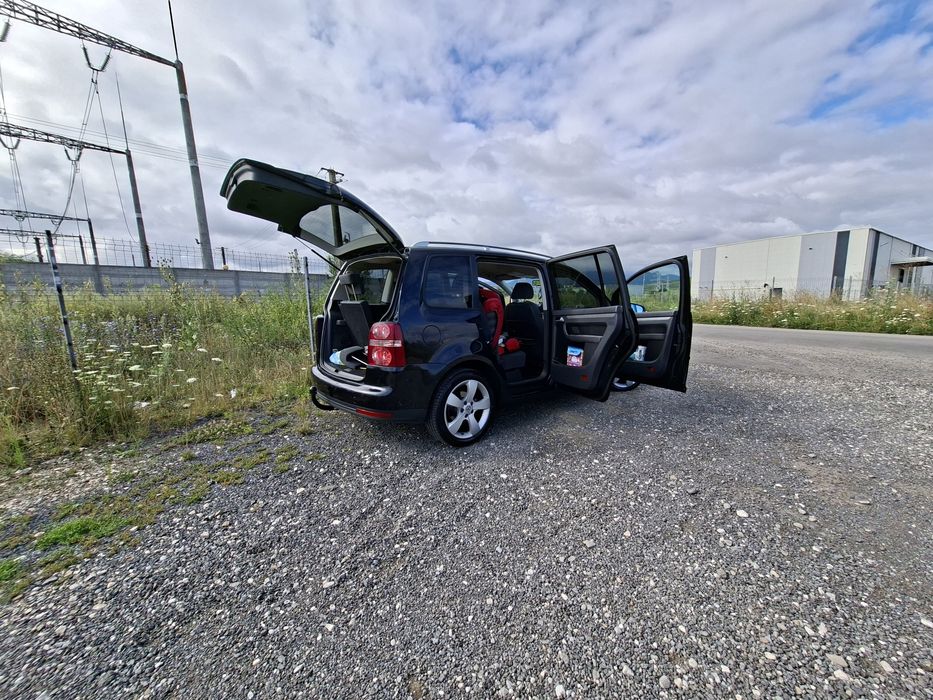 Vand volkswagen touran 7 locuri - highline 2.0 tdi - dsg- 170 cp