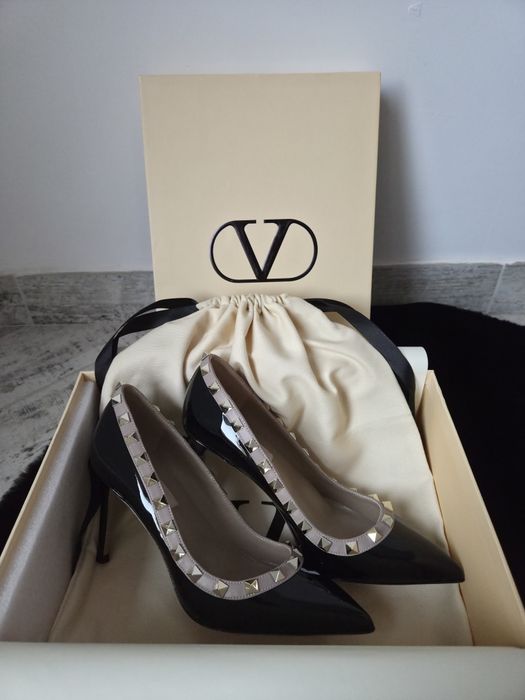 Valentino Garavani Rockstud leather heels 9 cm