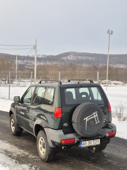 Vând Nissan Terrano II 2.4 Benzină