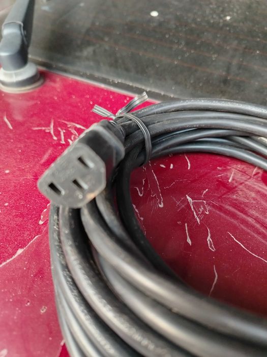 Удлинитель кабеля питания.