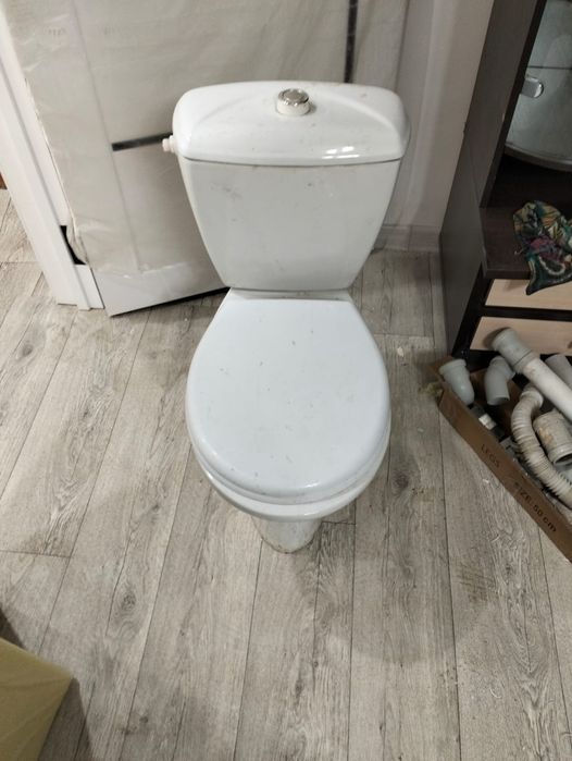 Продается унитаз
