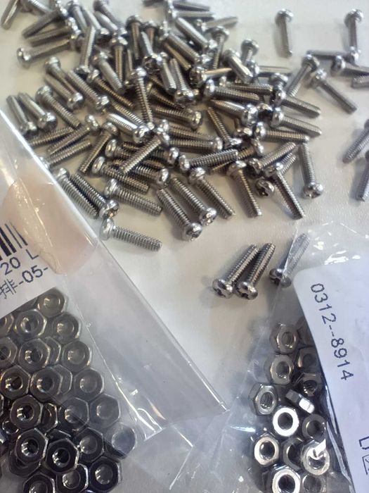 Set 100 bucăți Șuruburi M1 x 7 mm Cap Rotund Cruce + Piulițe - Noi