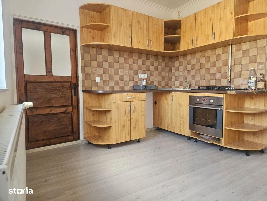 Casa renovata 3 camere, curte mare de 916 mp ] Salard