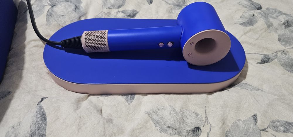 Dyson HD07 Supersonic сешоар 
Продавам оригинален Dyson Sup