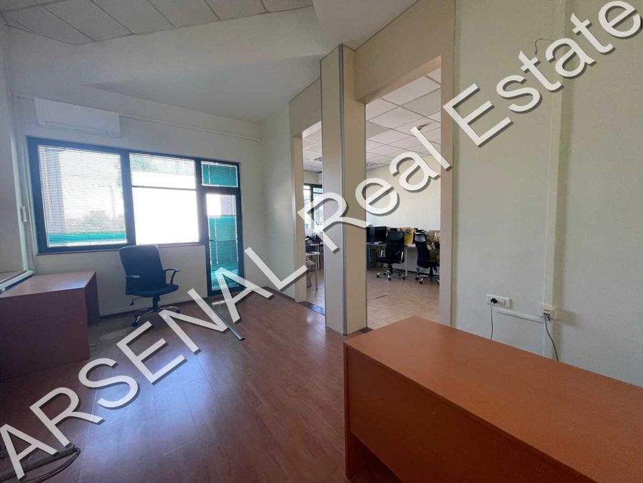 Дава се под наем Офис в София, Лозенец - 545 кв.м за 2600 € - Снимка #2