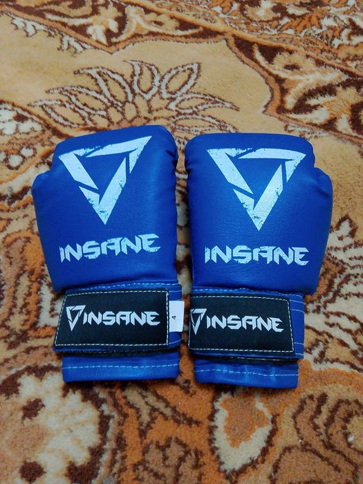 Продам перчатки детские для бокса