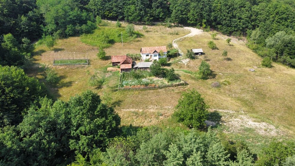 Casă+ teren de vânzare pe Valea Gepisului loc. Groși